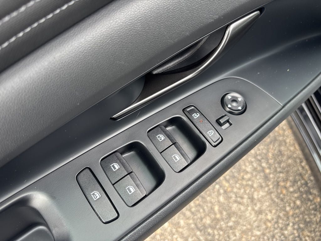 Certified 2025 Hyundai Elantra Sport FWD image 15
