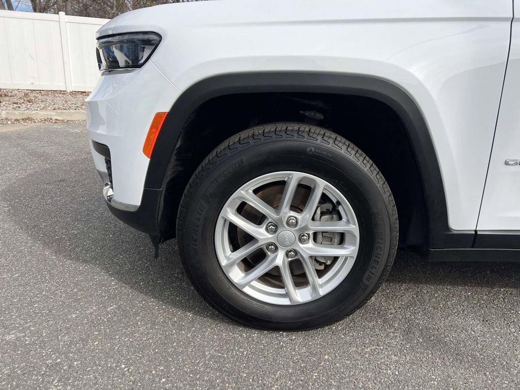Used 2025 Jeep Grand Cherokee L Laredo AWD/4WD image 10