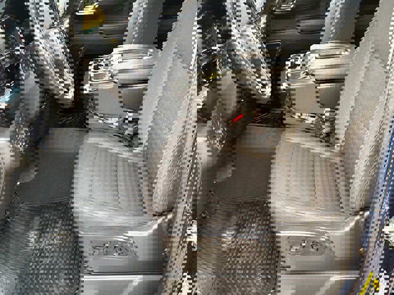 Used 2022 Chevrolet Silverado 1500 LT image 34