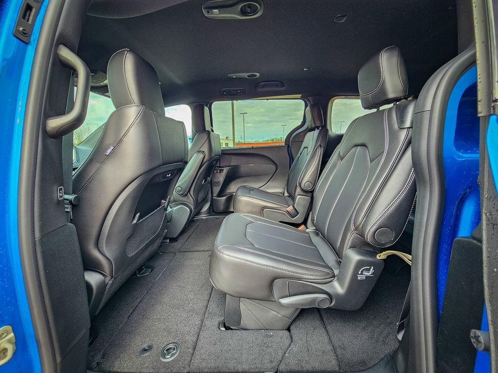 New 2026 Chrysler Pacifica Select image 33