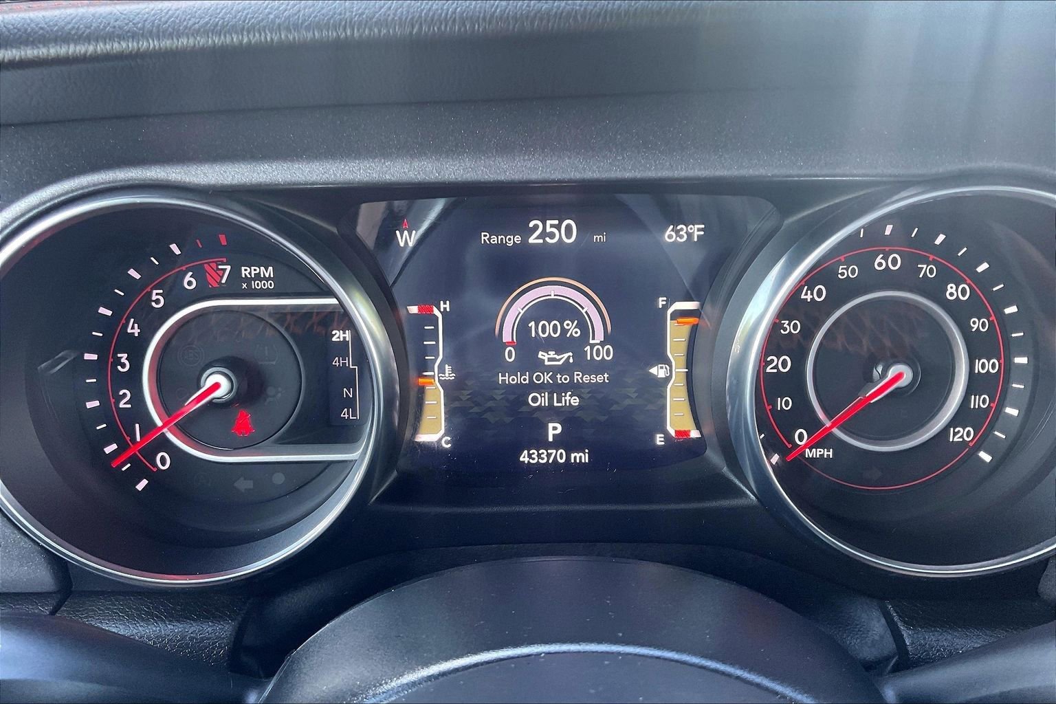 Used 2022 Jeep Gladiator Mojave w/ LED Lighting Group AWD/4WD image 13