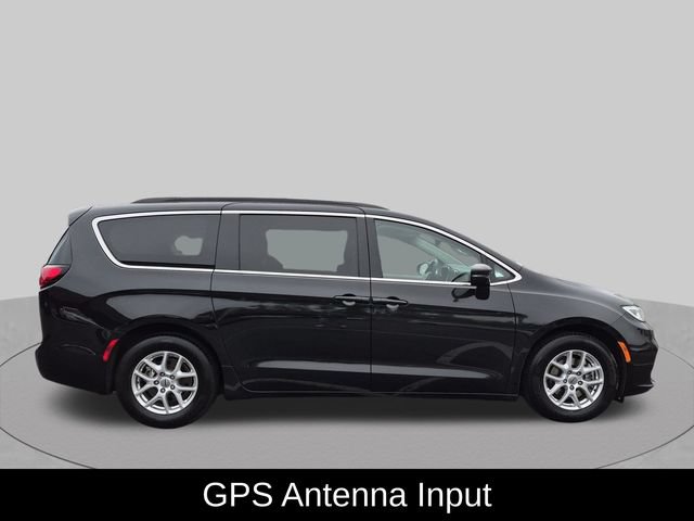 Used 2022 Chrysler Pacifica Touring-L FWD image 4