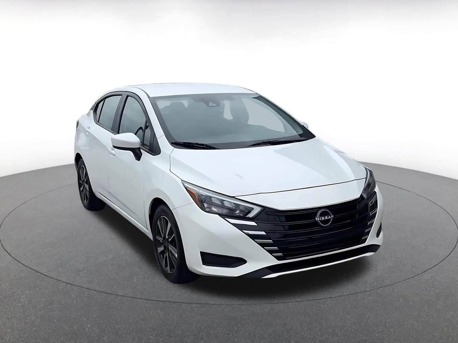 Used 2025 Nissan Versa SV FWD image 3