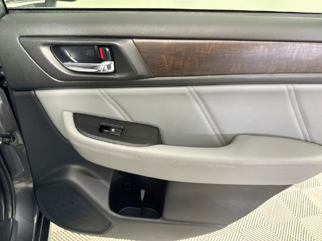Used 2019 Subaru Outback 2.5i Limited AWD/4WD image 25