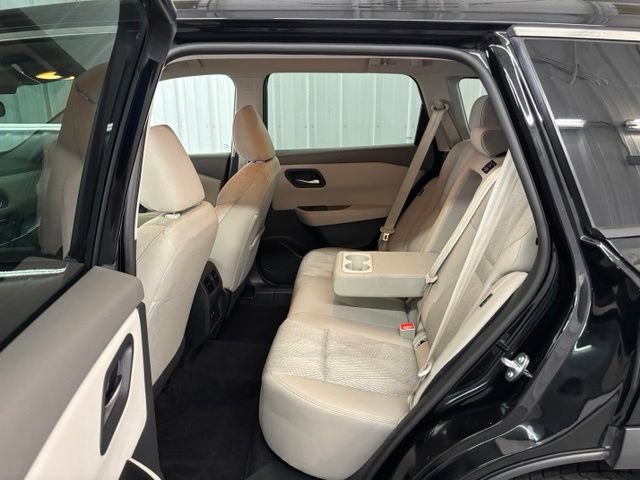 Used 2025 Nissan Rogue SV AWD/4WD image 11