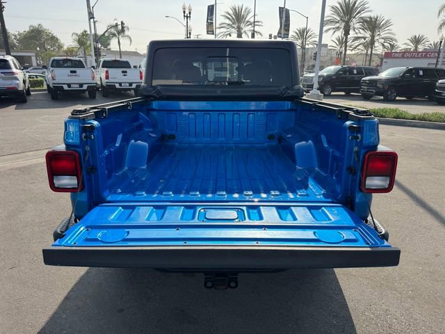 Used 2022 Jeep Gladiator Sport image 9