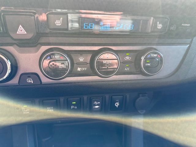 Used 2016 Toyota Tacoma TRD Off-Road AWD/4WD image 27