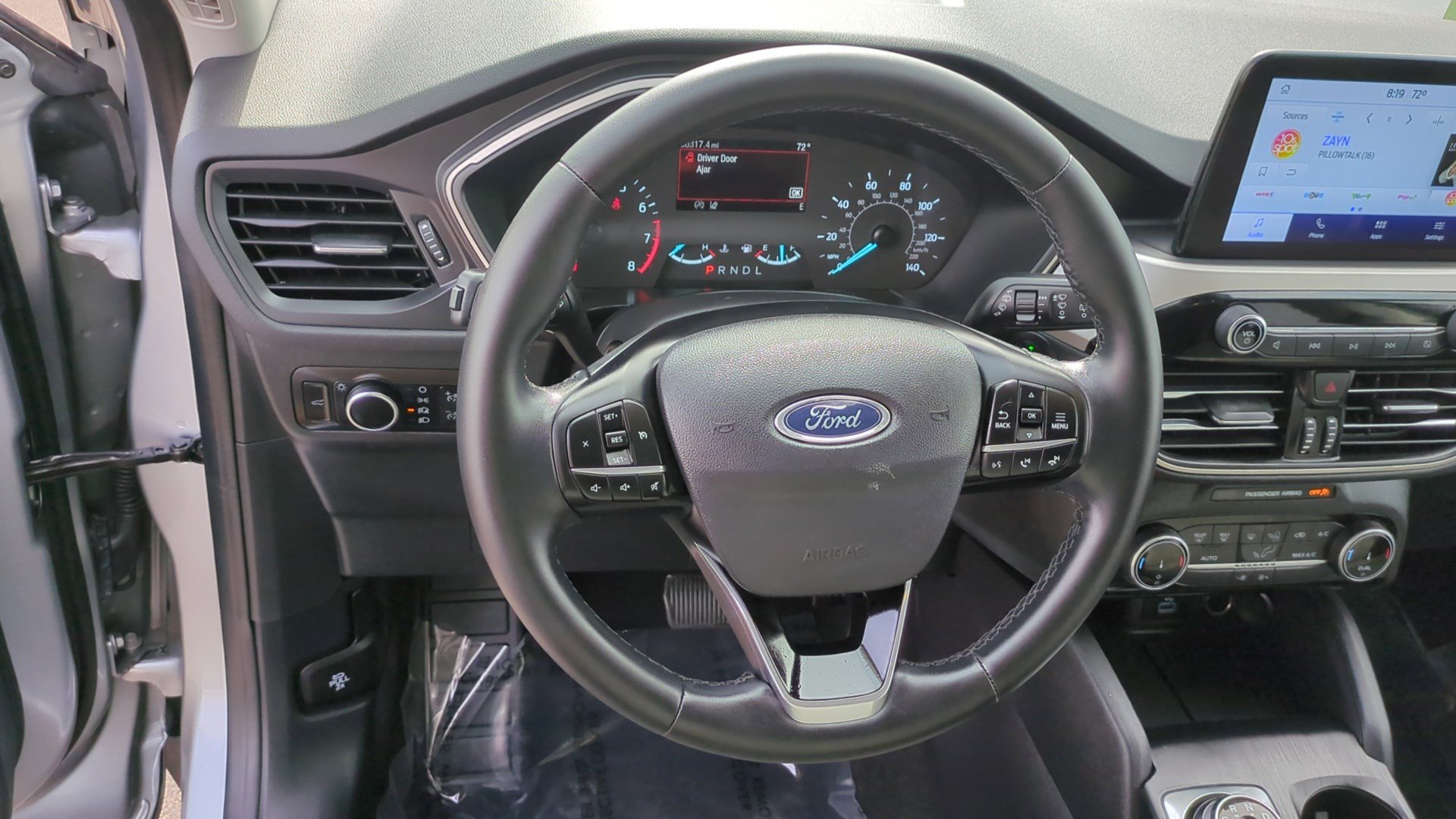 Used 2022 Ford Escape SE w/ SE Sport Appearance Package image 15