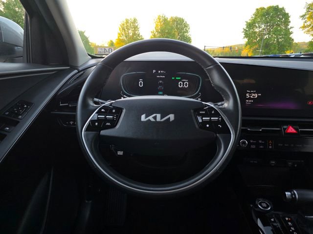 Certified 2023 Kia Niro EX FWD image 24