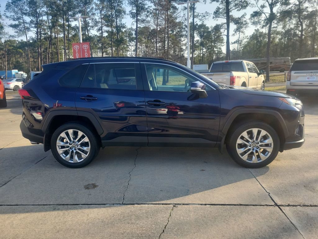 Certified 2022 Toyota RAV4 XLE Premium image 9