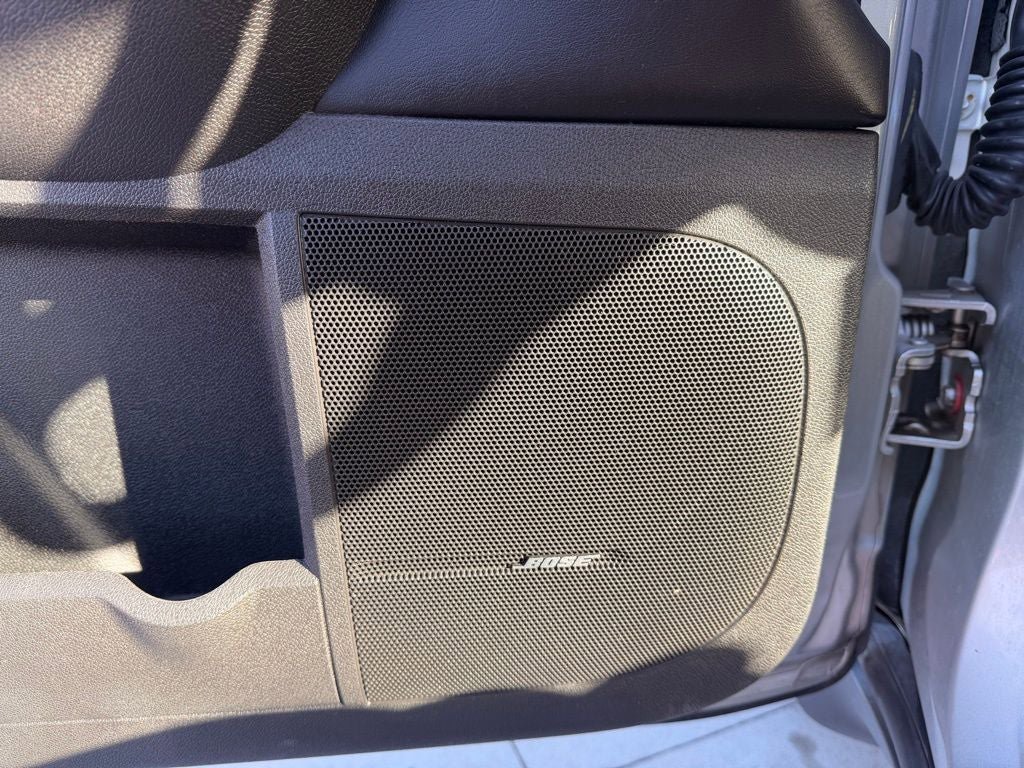 Used 2013 Chevrolet Traverse LT FWD image 25