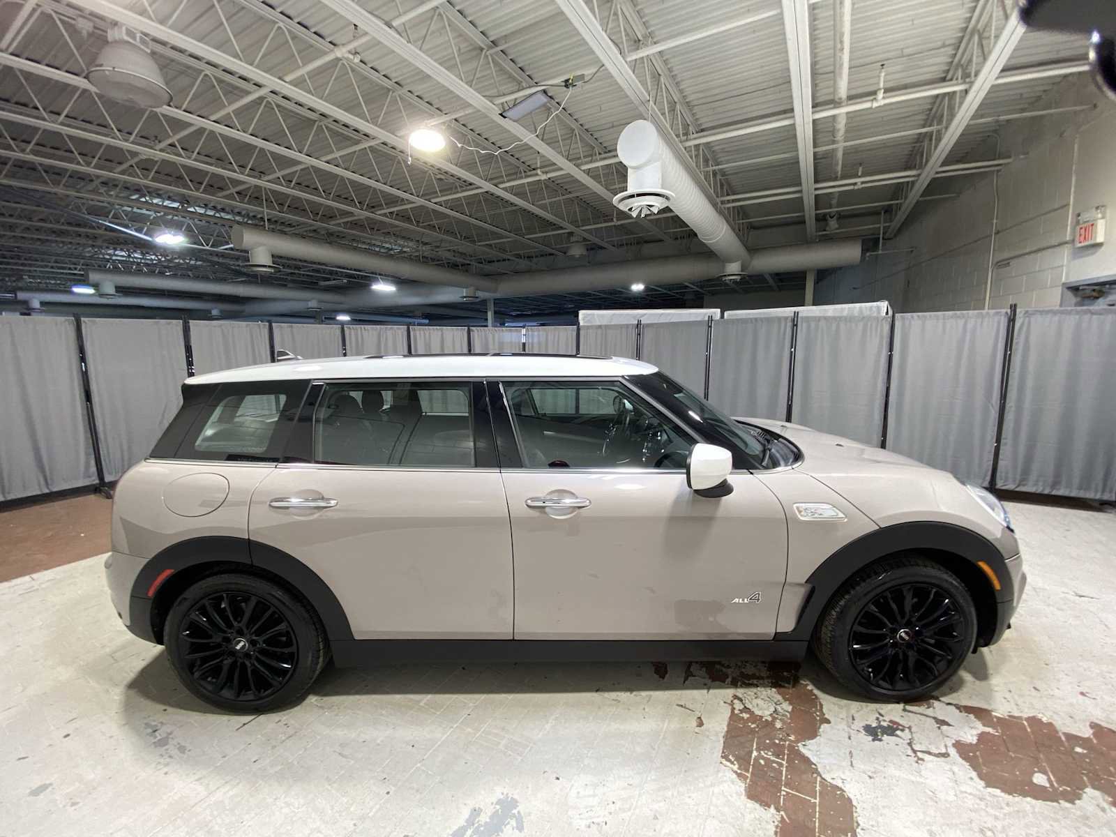 Used 2024 MINI Cooper Clubman S w/ Signature Upholstery Package image 27
