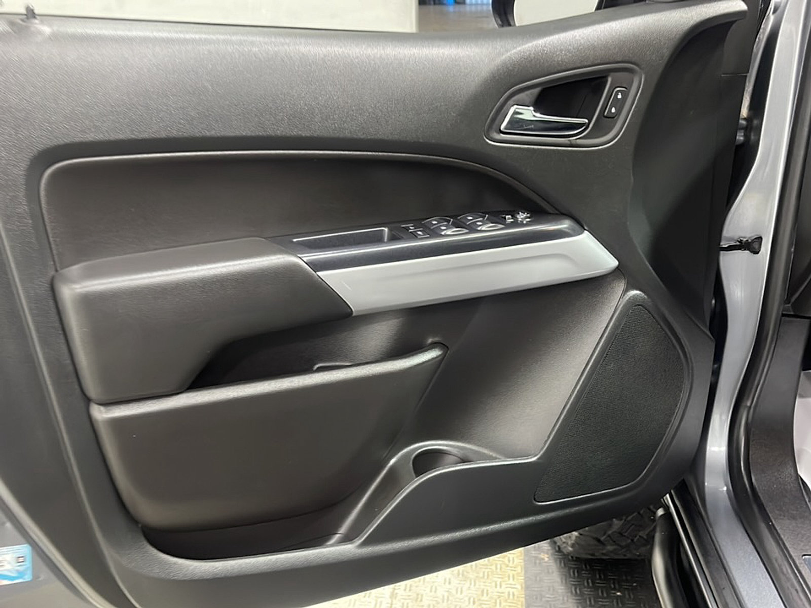 Used 2022 Chevrolet Colorado ZR2 AWD/4WD image 11