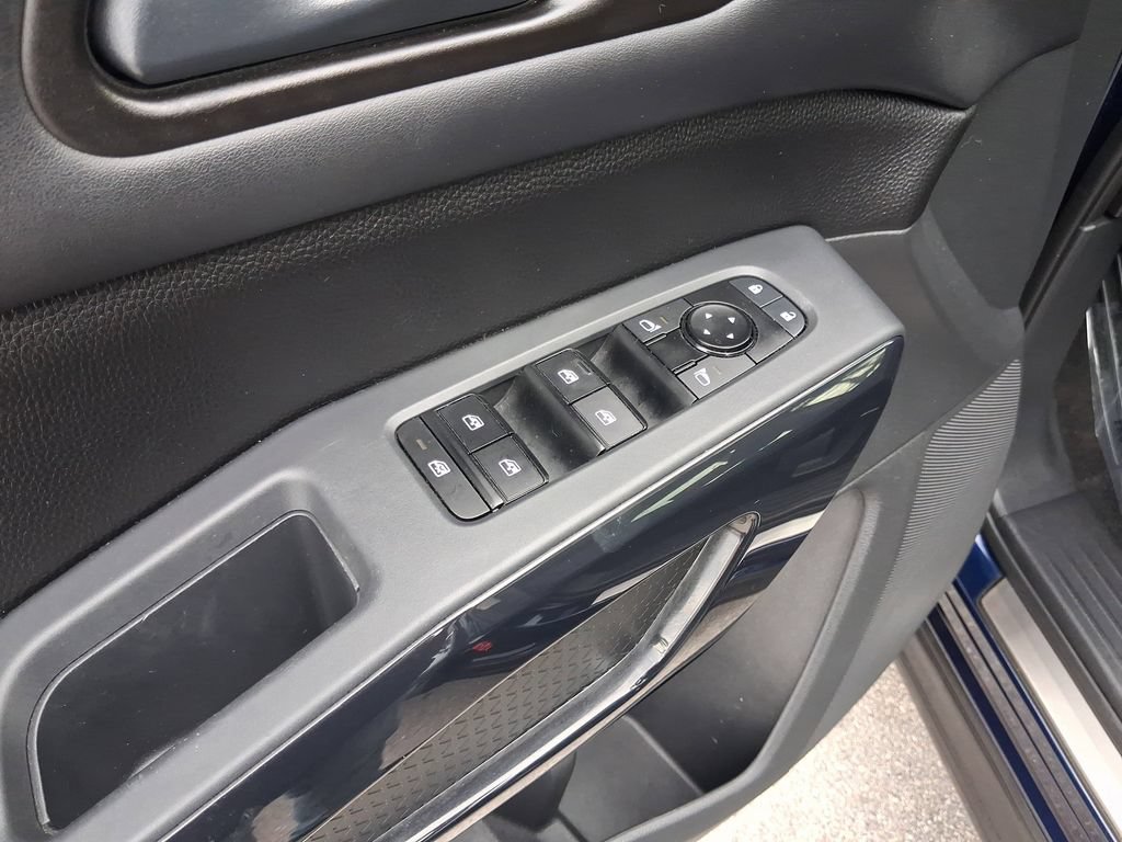 Certified 2023 Nissan Pathfinder SV w/ SV Premium Package FWD image 17