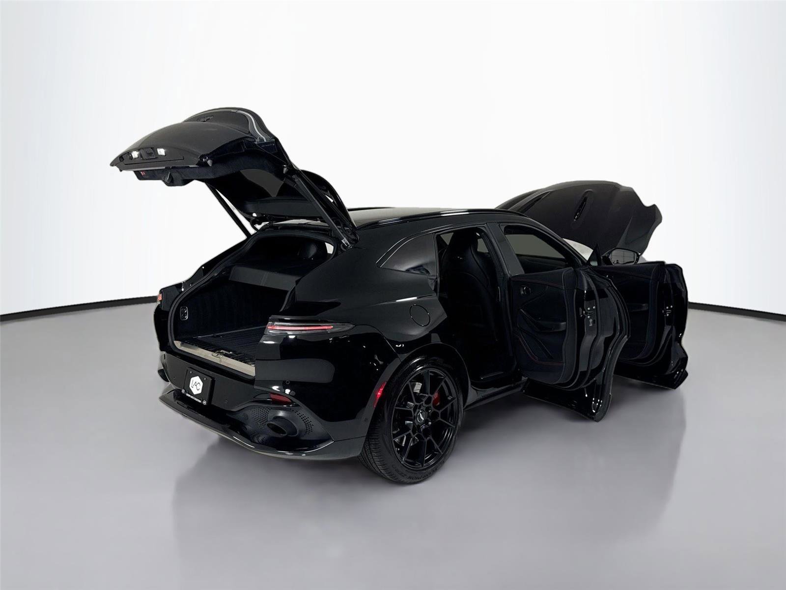 Used 2021 Aston Martin DBX image 38