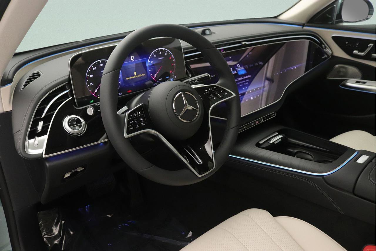 New 2026 Mercedes-Benz E 450 4MATIC Sedan image 4