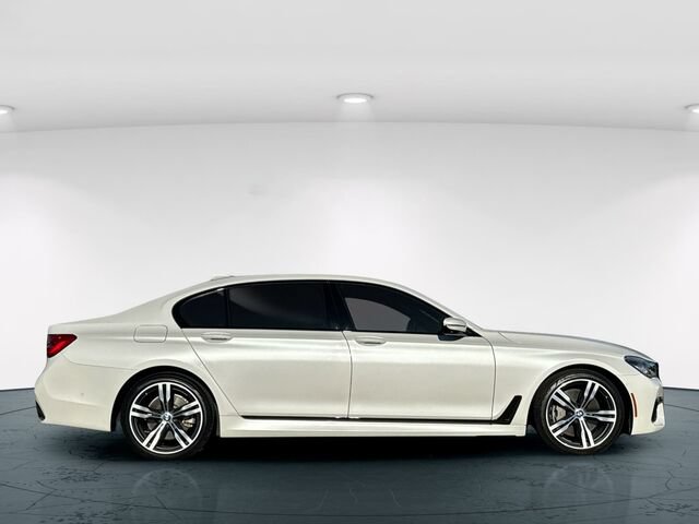 Used 2019 BMW 750i w/ Executive Package RWD image 8