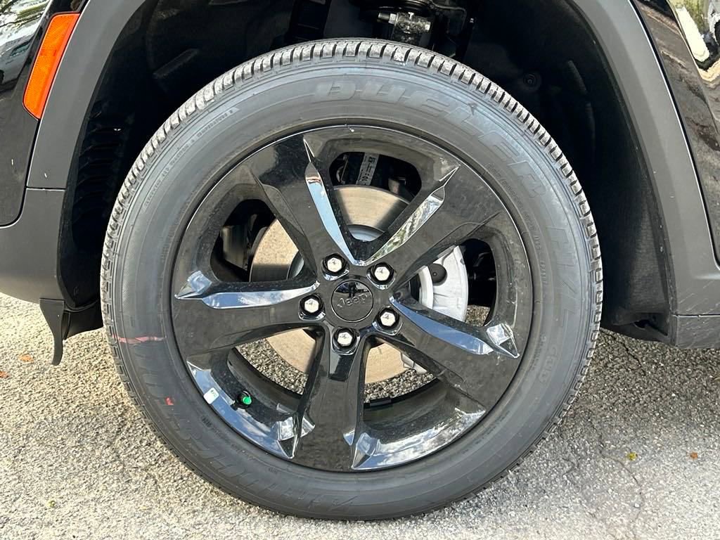 New 2024 Jeep Grand Cherokee Altitude RWD image 16