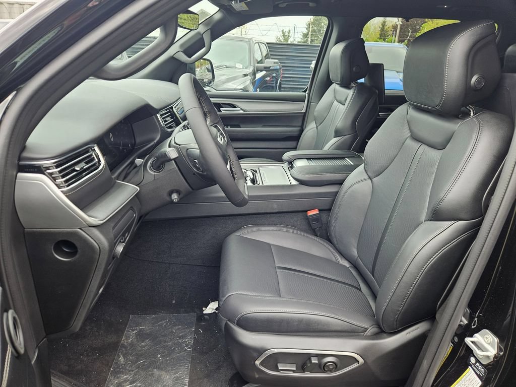 New 2026 Jeep Grand Wagoneer L Limited AWD/4WD image 12