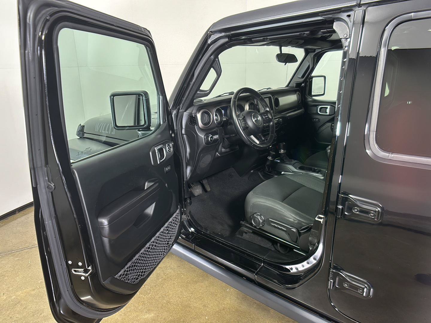 Used 2021 Jeep Wrangler Unlimited Sport AWD/4WD image 2