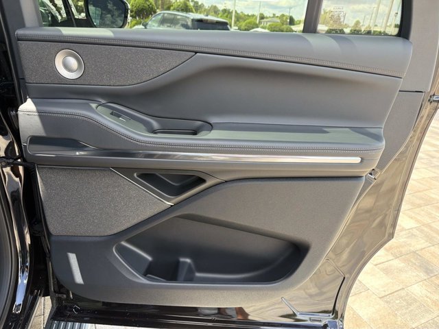 New 2026 Lincoln Navigator L Reserve w/ Jet Appearance Package AWD/4WD image 19