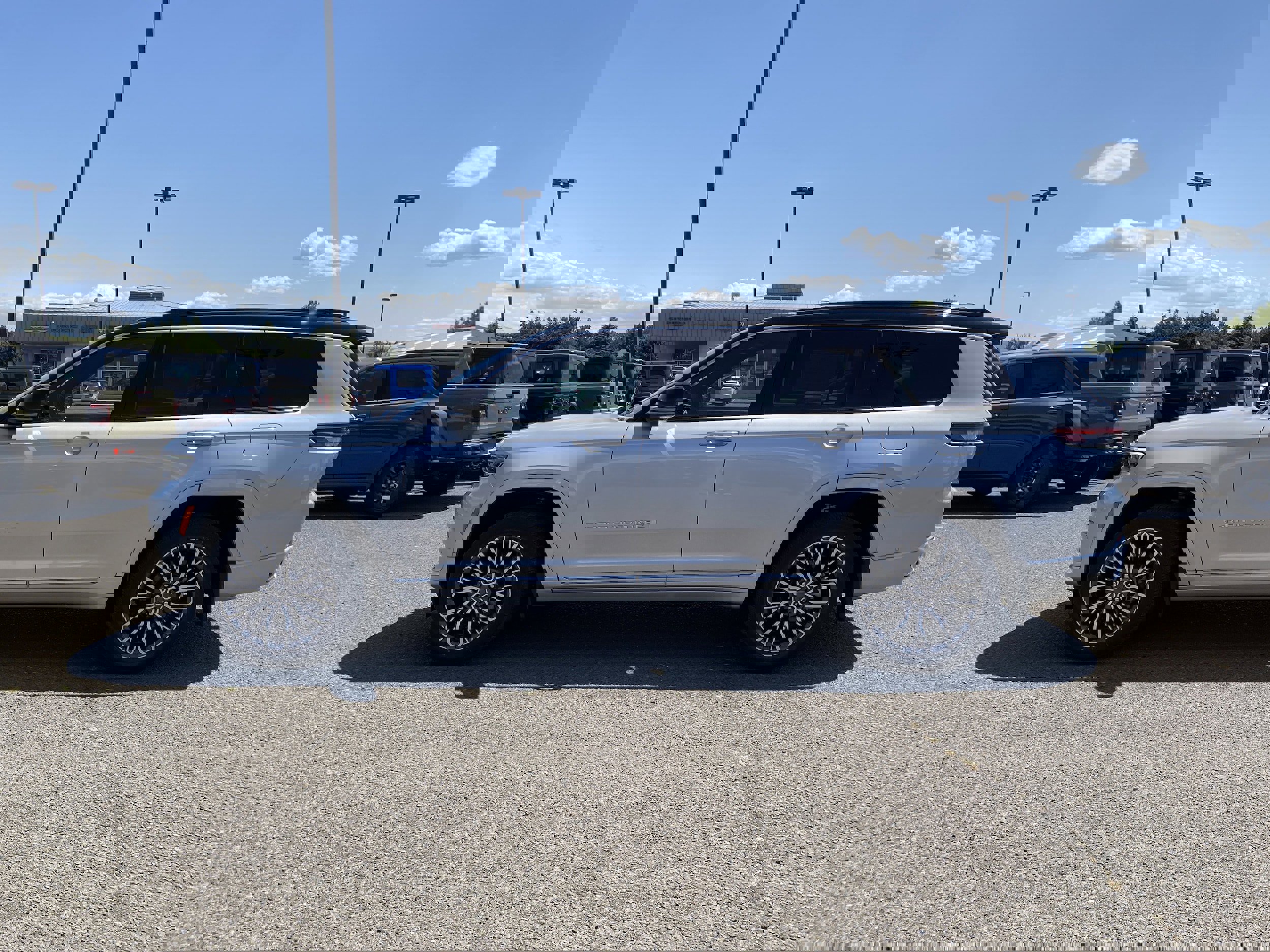 New 2025 Jeep Grand Cherokee L Summit image 12