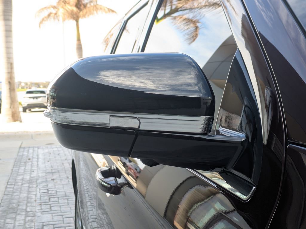 Certified 2024 Lincoln Navigator L Reserve image 13