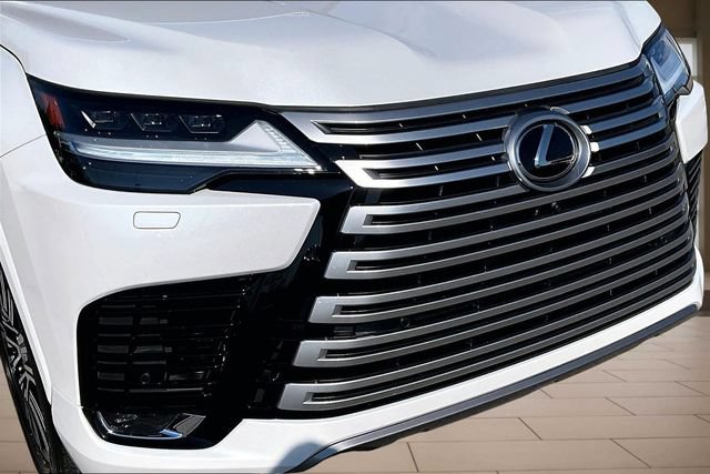 Used 2023 Lexus LX 600 4WD w/ Accessory Package (Z1) image 27