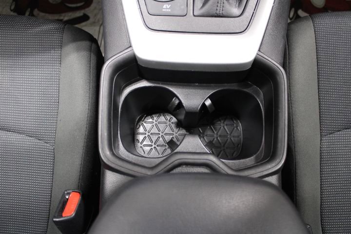 Used 2021 Toyota RAV4 LE image 32