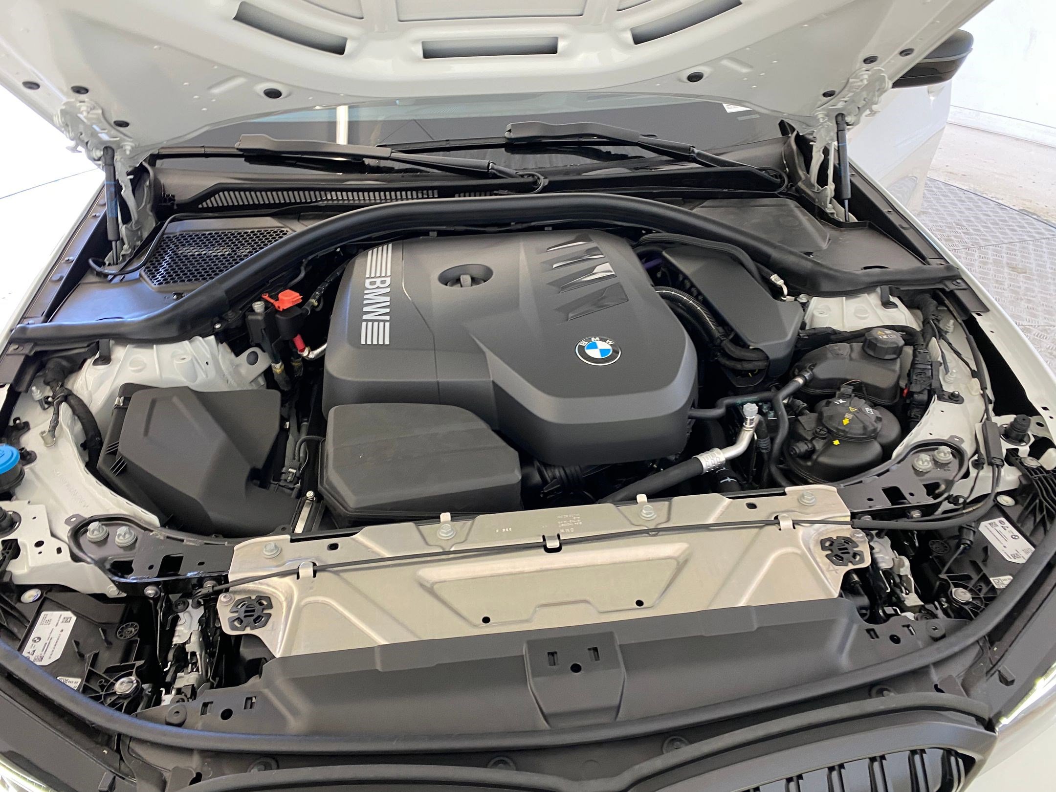 New 2026 BMW 330i xDrive Sedan w/ M Sport Package AWD/4WD image 33