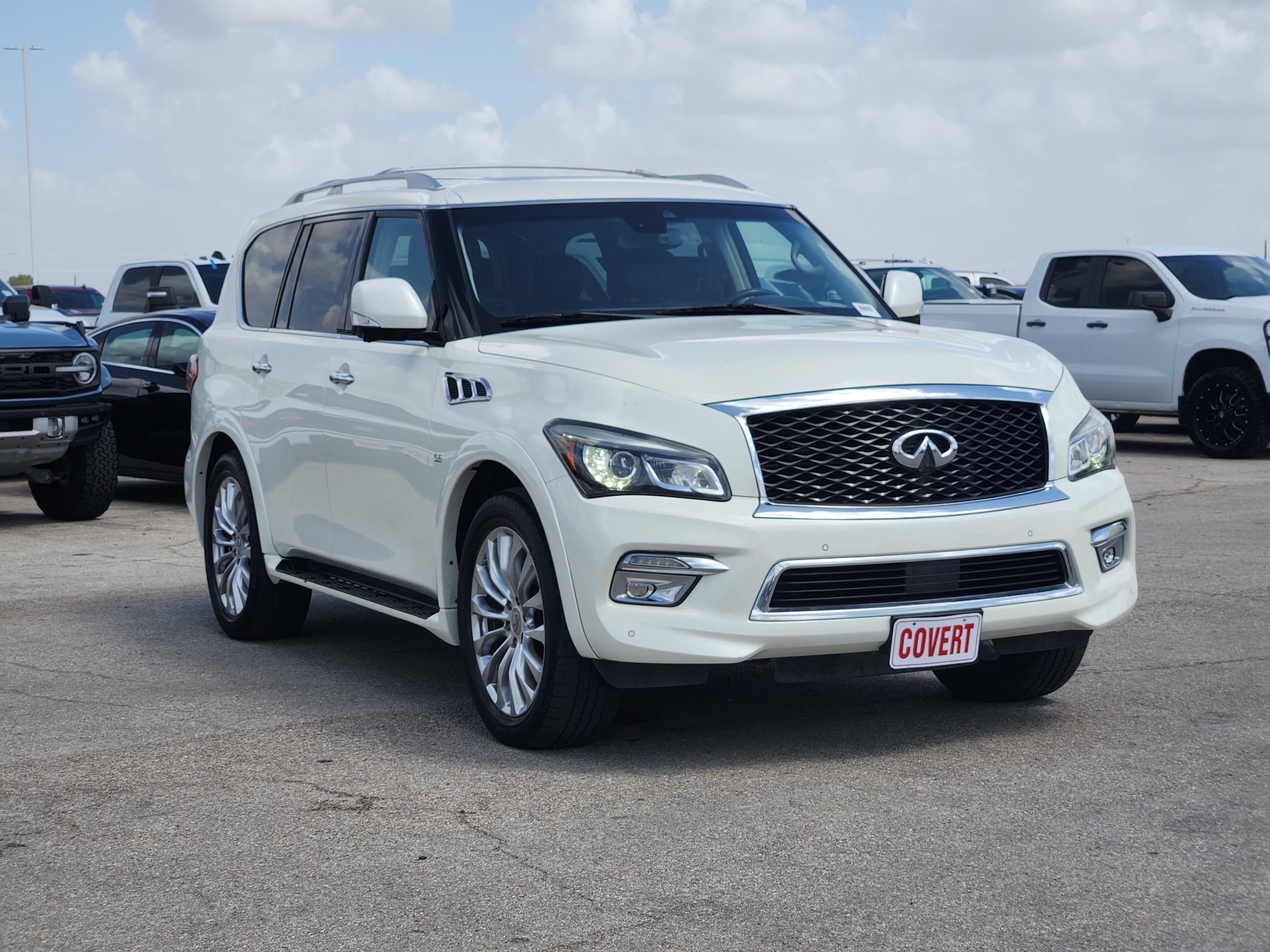 Used 2017 INFINITI QX80 2WD w/ Driver Assistance Package image 3