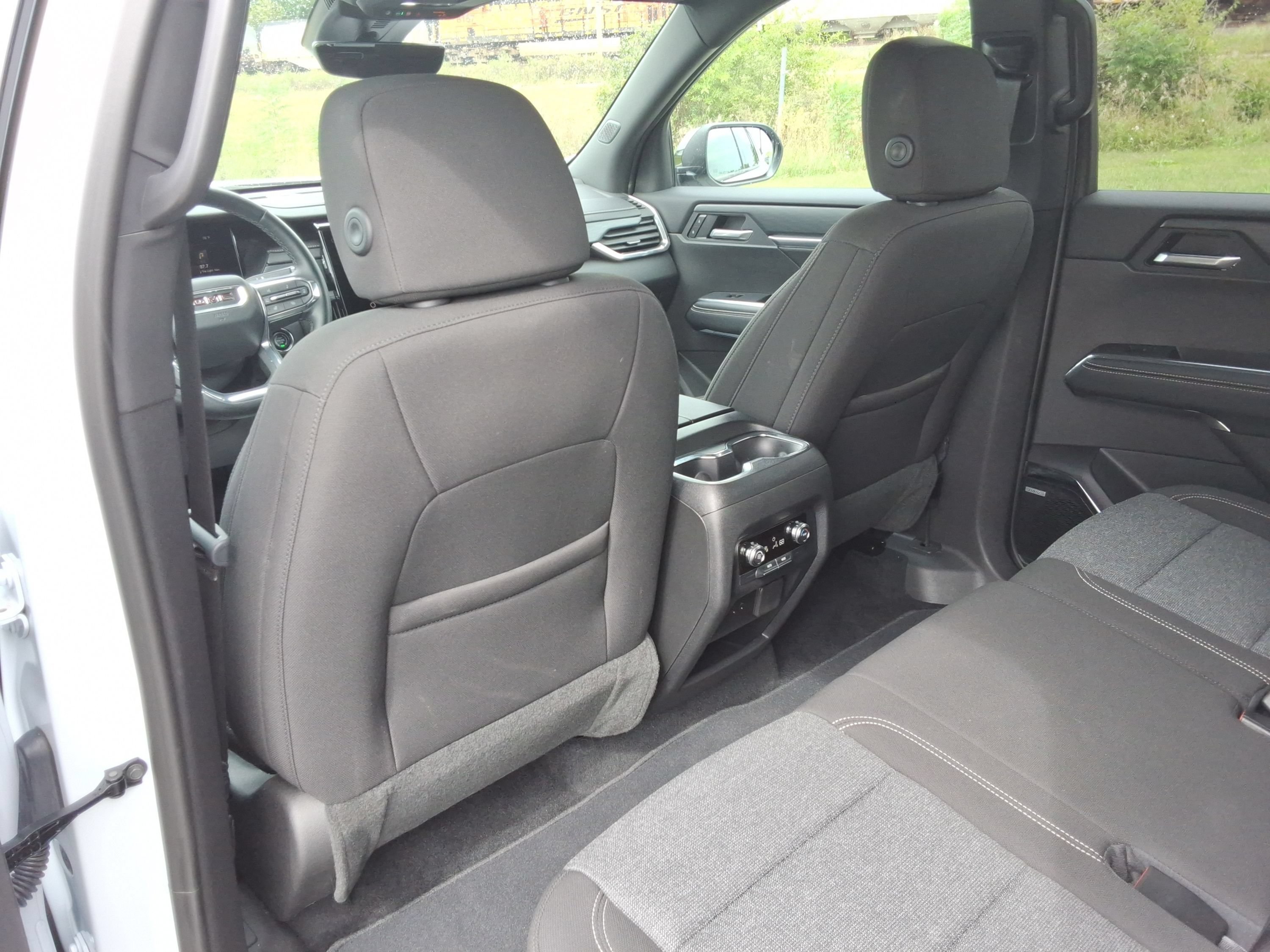 Used 2026 GMC Acadia Elevation FWD image 32
