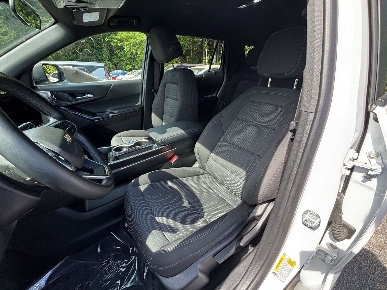 Used 2025 Chevrolet Equinox LT FWD image 37