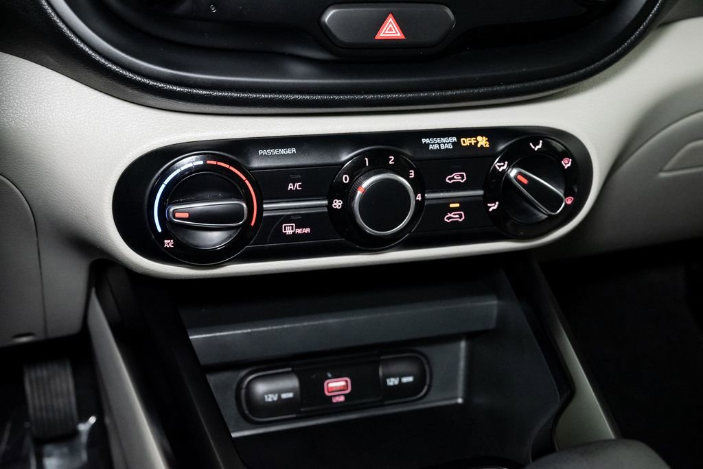 Certified 2020 Kia Soul LX FWD image 21