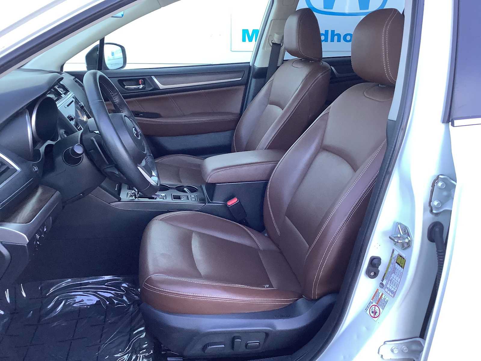 Used 2019 Subaru Outback 3.6R Touring w/ Popular Package #3A AWD/4WD image 11