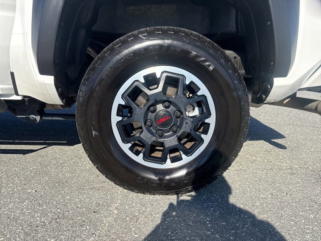 Used 2024 Toyota Tacoma TRD Off-Road image 32