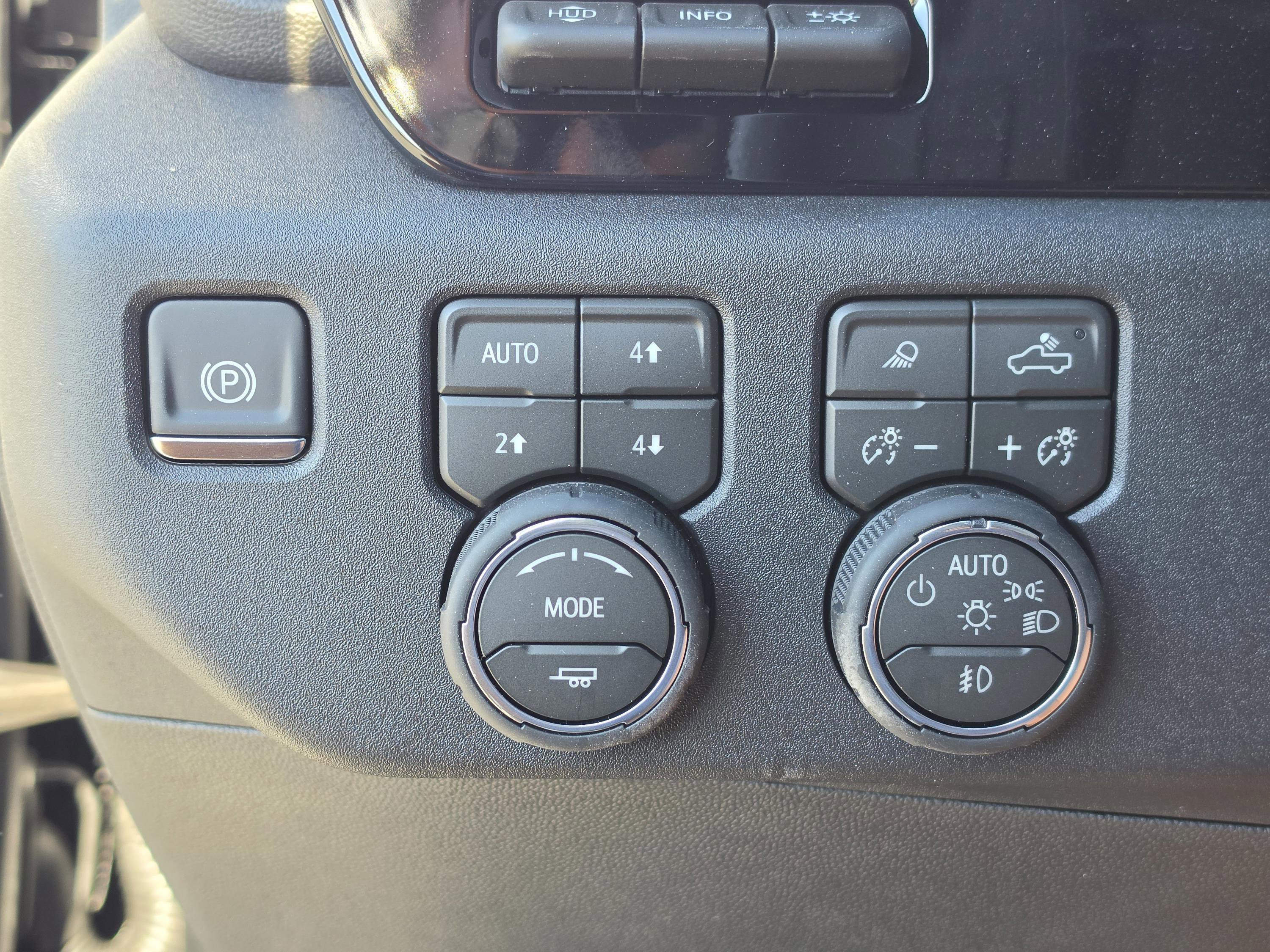 New 2026 Chevrolet Silverado 1500 High Country AWD/4WD image 32