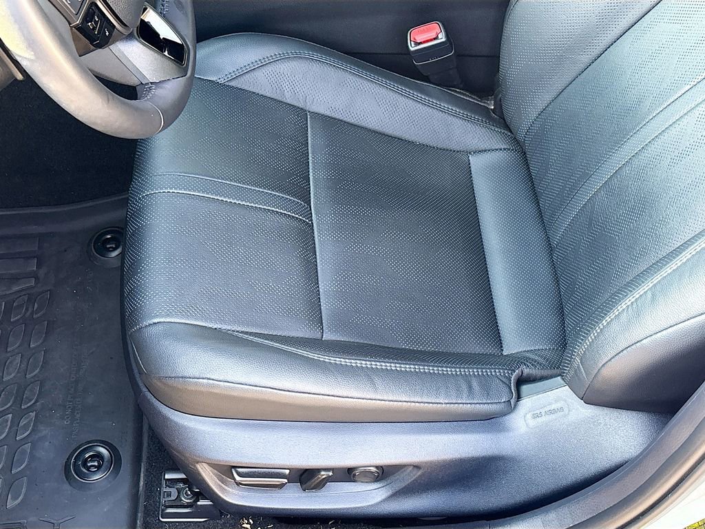 Used 2025 Toyota Camry XSE image 26