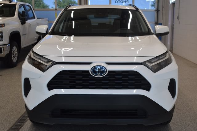 Used 2024 Toyota RAV4 LE AWD/4WD image 3