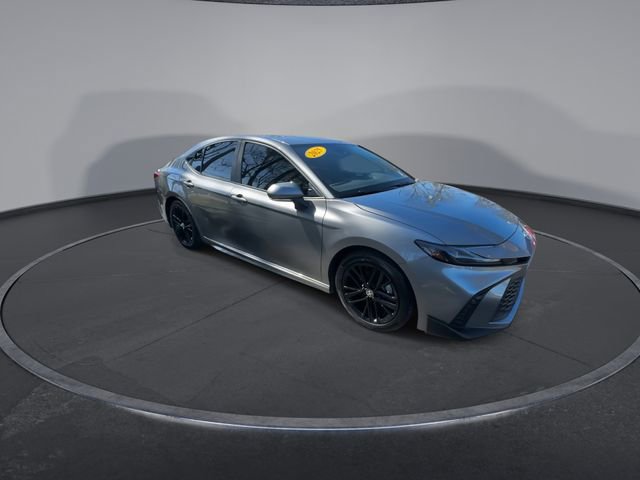 Used 2025 Toyota Camry SE image 4