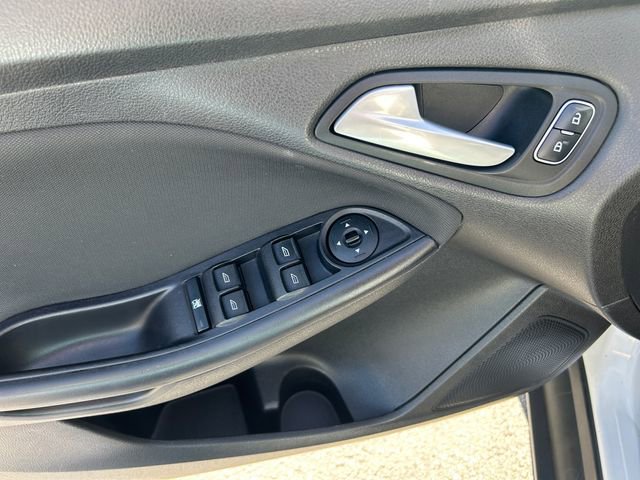 Used 2017 Ford Focus SE image 11