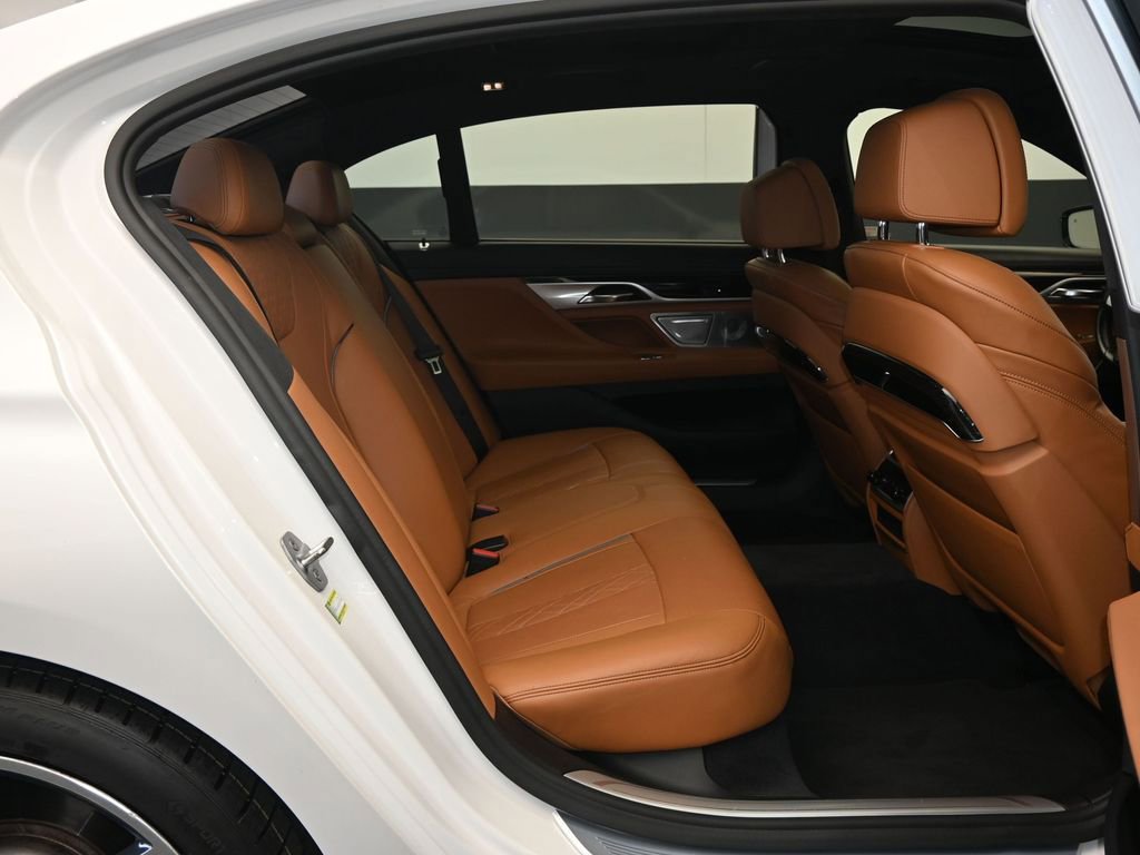 Used 2018 BMW 750i 750i 4D Sedan image 15