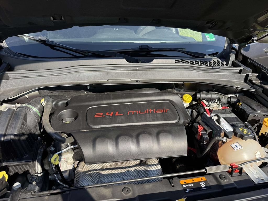 Used 2019 Jeep Renegade Latitude AWD/4WD image 12