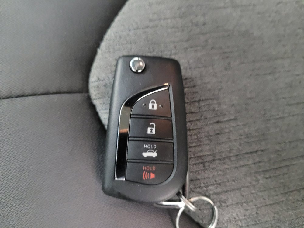 Used 2018 Toyota Camry FWD image 32