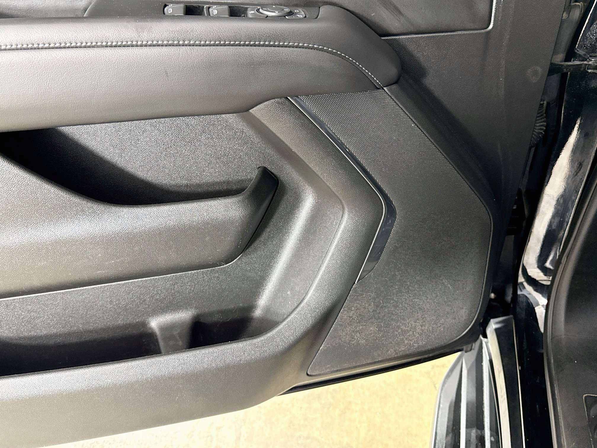 Used 2023 Chevrolet Suburban LS RWD image 20