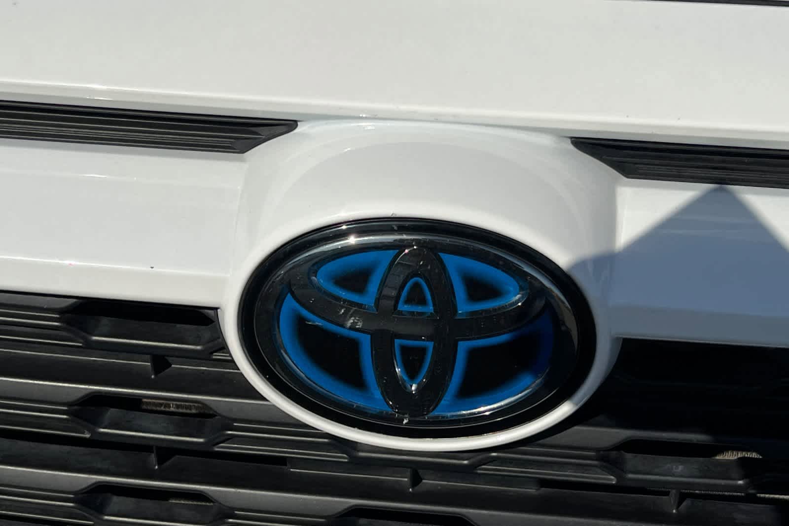 Used 2023 Toyota RAV4 LE AWD/4WD image 13