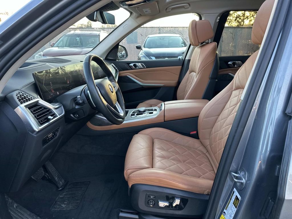 Used 2023 BMW X7 xDrive40i w/ Premium Package image 23