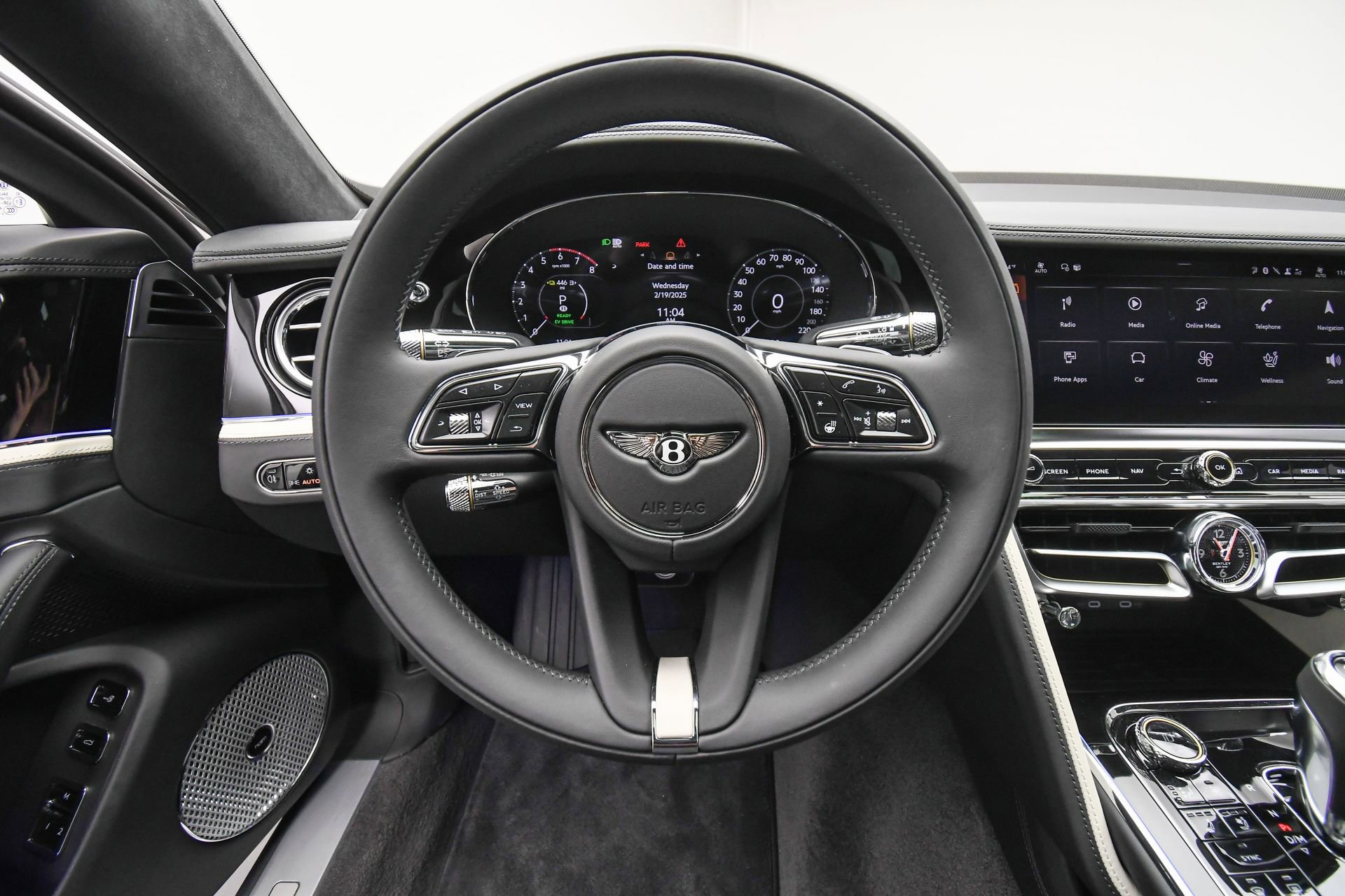 New 2025 Bentley Flying Spur Plug-In Hybrid image 15