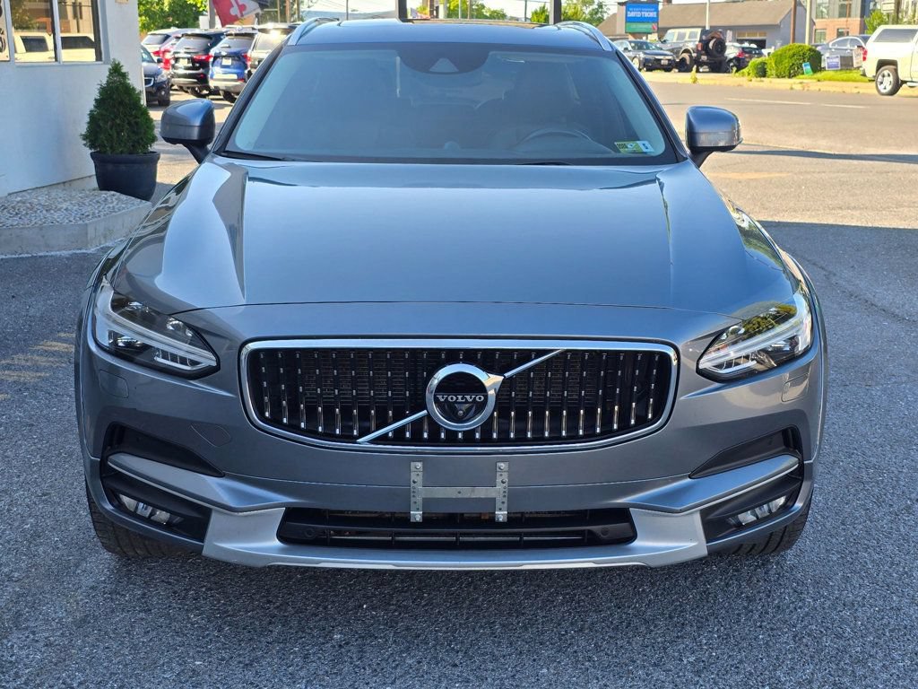 Used 2018 Volvo V90 T6 Cross Country w/ Convenience Package AWD/4WD image 2