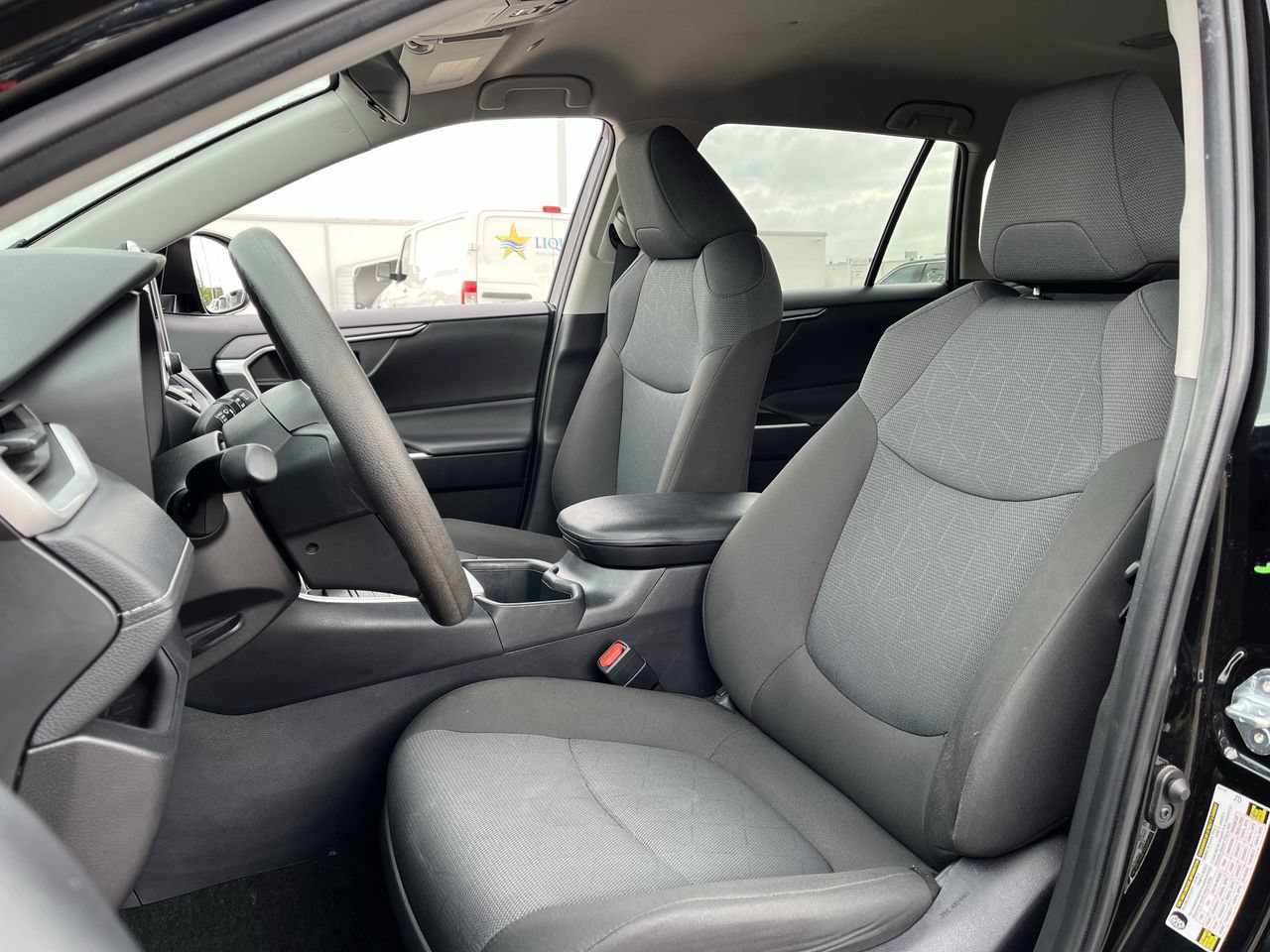 Used 2025 Toyota RAV4 XLE AWD/4WD image 22